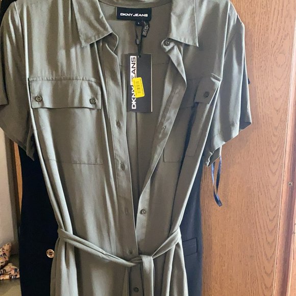 DKNY - Picture 1 of 1